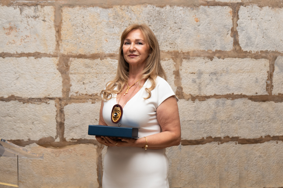 Image of the Civil Diplomat Jethro International Mrs. Helena Fonseca at the Citadel of Cascais