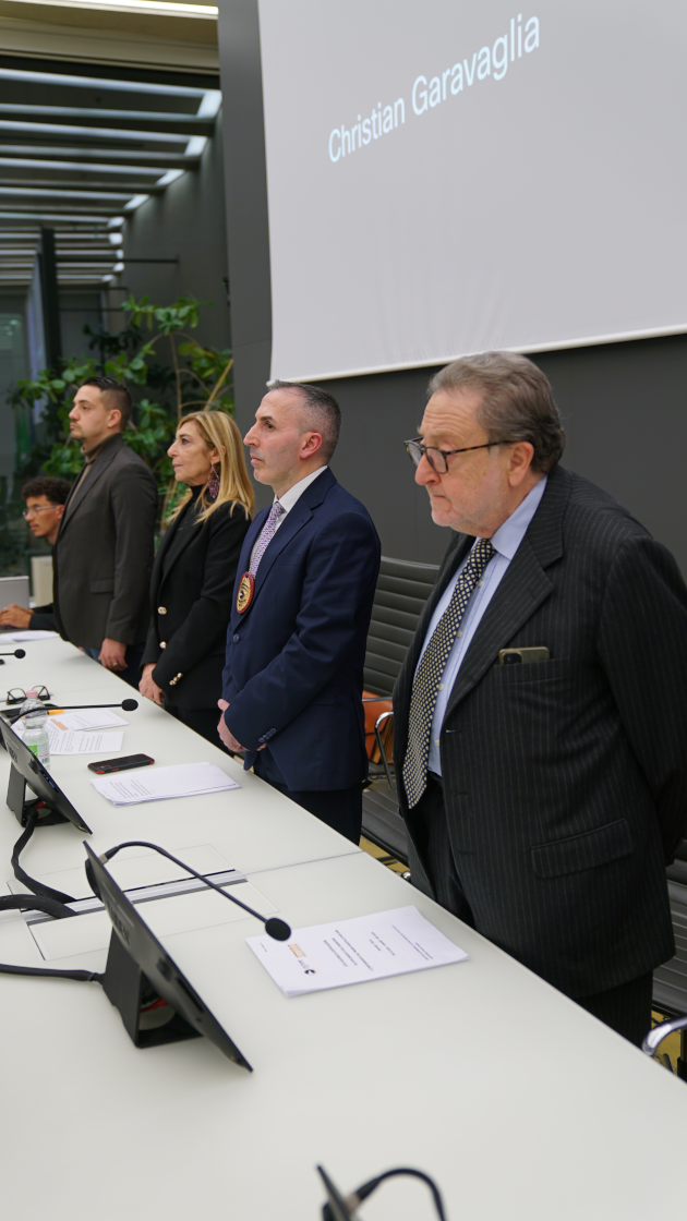 Immagine di Jethro International Seduta Solene a Milano Tavolo principale Debora Dell’Acqua, Bruno Romeo, Riccardo Decorato, Mattia Ferrarese,
