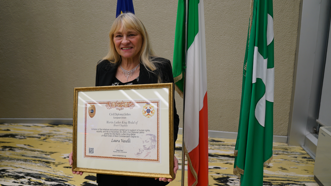 Immagine di Jethro International Seduta Solene Regione Lombardia a Milano Diplomatico civile, Diplomatici civili e Premio Martin Luther King a Laura Vasselli