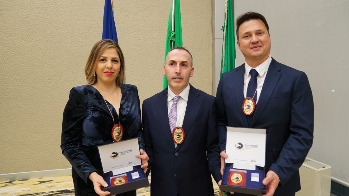 Immagine di Jethro International Seduta Solene a Milano Regione Lombardia Diplomatico civile, Diplomatici civili Bruno Romeo