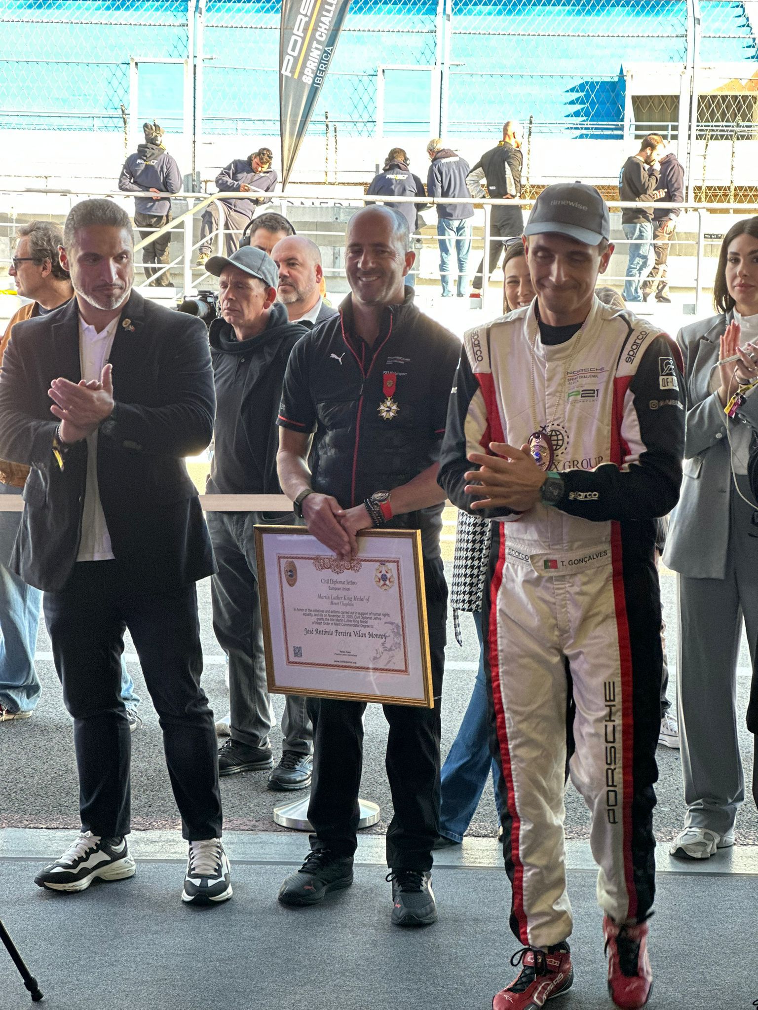 Image of the racing driver Thiago Gonçalves the Civil Diplomat and Expansion Director at Jethro International at the Prosche Sprint Challenge