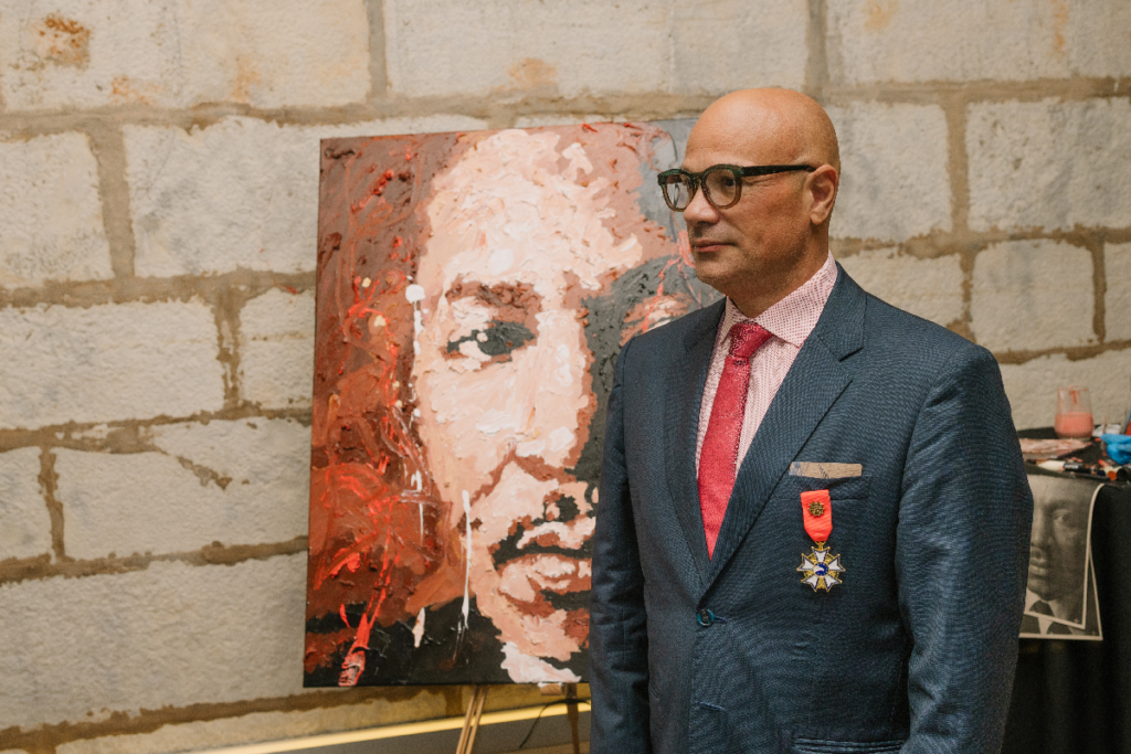 Ramaya Vallias live painting during Jethro International solemn ceremony.