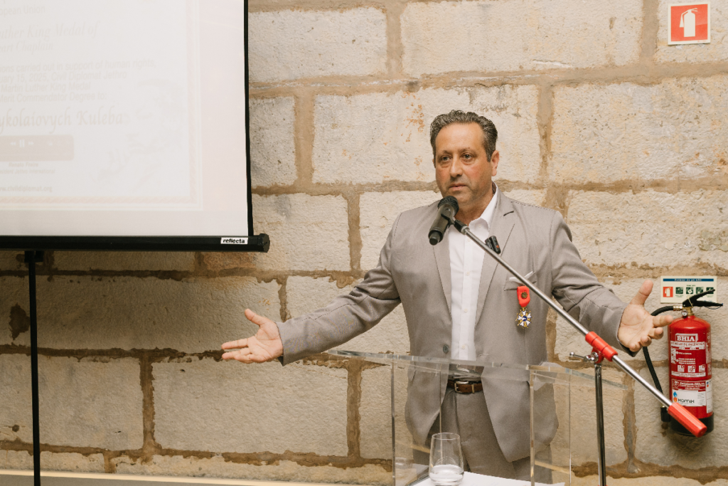 Luís Vieira de Marinha Grande Laureado com o Prémio Martin Luther King da Jethro International.