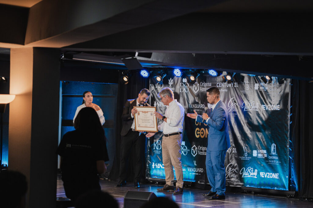 Gonçalo Rebelo de Almeida receives the Martin Luther King Award