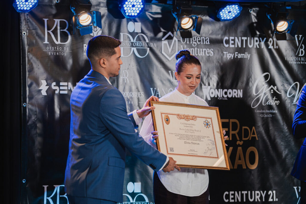 Elvira Patterson Gavrilova receives the Martin Luther King Award